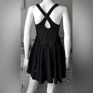 Lululemon Court Crush Exercise Dress lined with shorts in Black Color Size 8